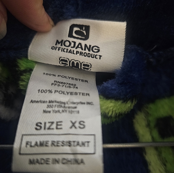 Children's Minecraft Robe. - Picture 3 of 8